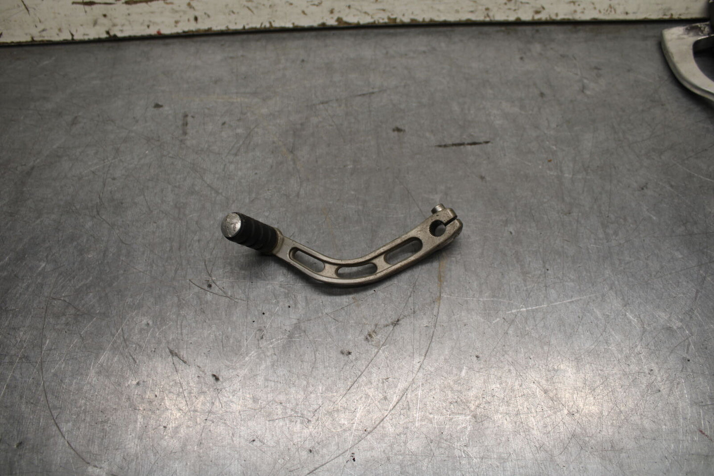 03-04 TRIUMPH DAYTONA 600 SHIFTER PEDAL BB745