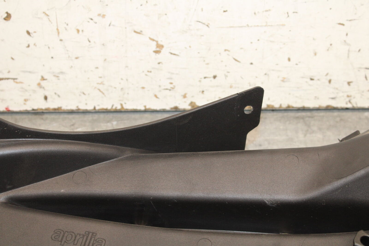 21-24 APRILIA TUONO 660 FACTORY LEFT FRONT UPPER MID SIDE FAIRING PLASTIC BB733