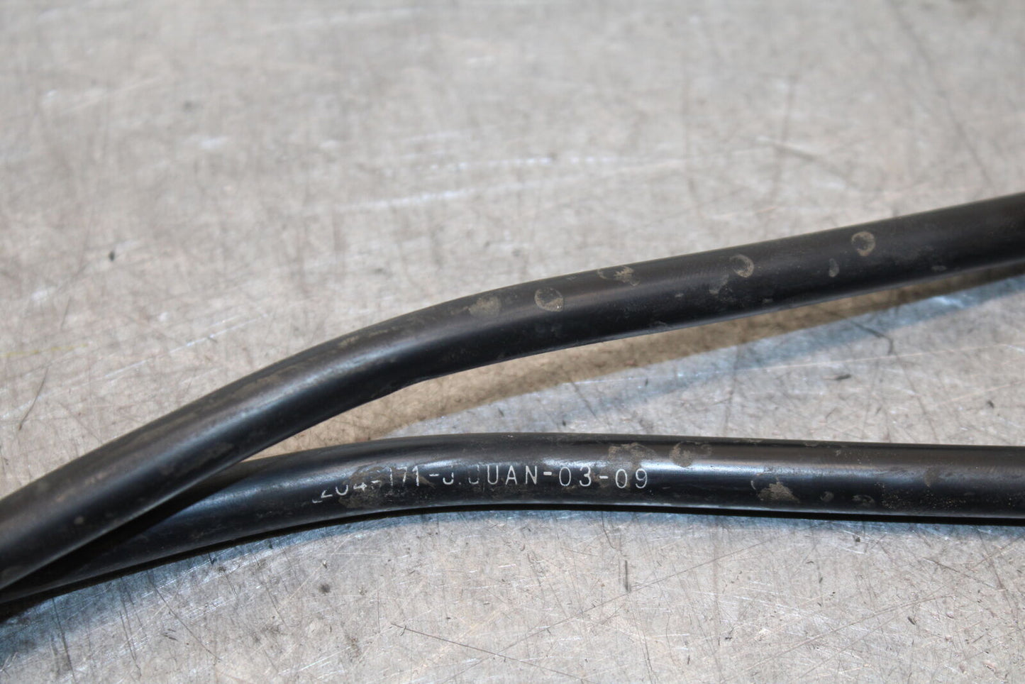 09-11 TRIUMPH DAYTONA 675 THROTTLE CABLES LINES BB652