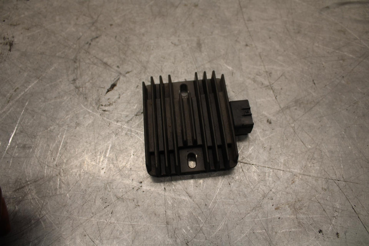 2007 Yamaha YZF R6 RECTIFIER VOLTAGE REGULATOR 4XY-81960-00-00 BB525