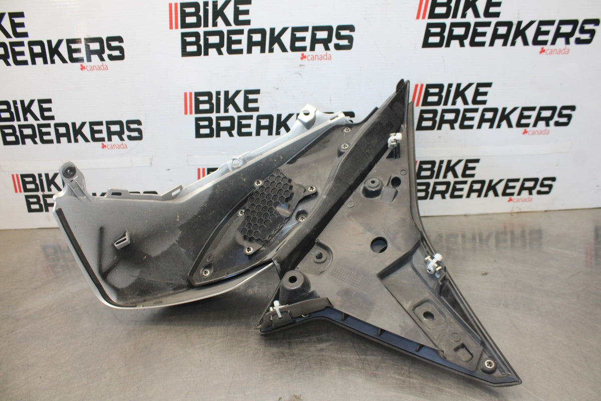 15-17 YAMAHA FJ09 LEFT FRONT UPPER MID SIDE FAIRING COWL PLASTIC BB906