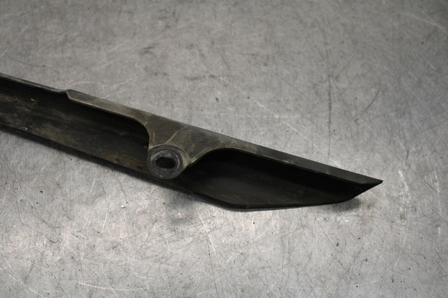 09-11 TRIUMPH DAYTONA 675 REAR BACK DRIVE CHAIN GUARD COVER SHIELD BB652