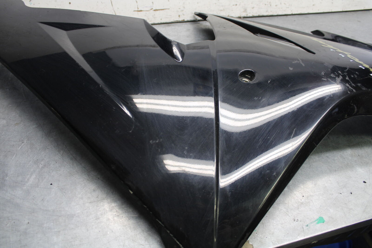 07-08 TRIUMPH DAYTONA 675 RIGHT LOWER MID UPPER SIDE FAIRING COWL BB685