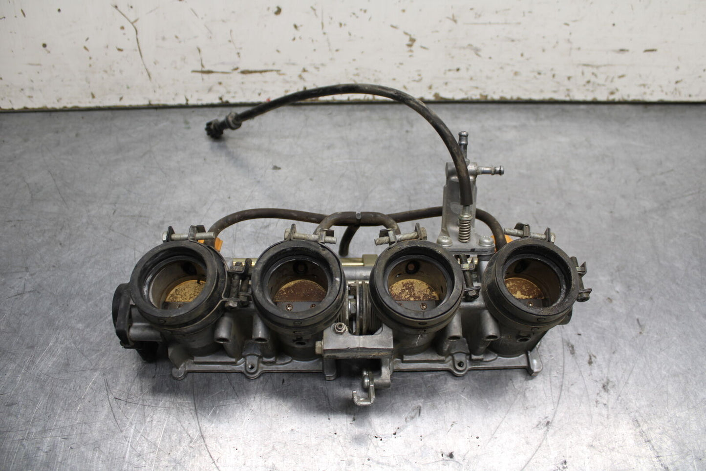 05-06 HONDA CBR600RR MAIN FUEL INJECTORS / THROTTLE BODIES BB739