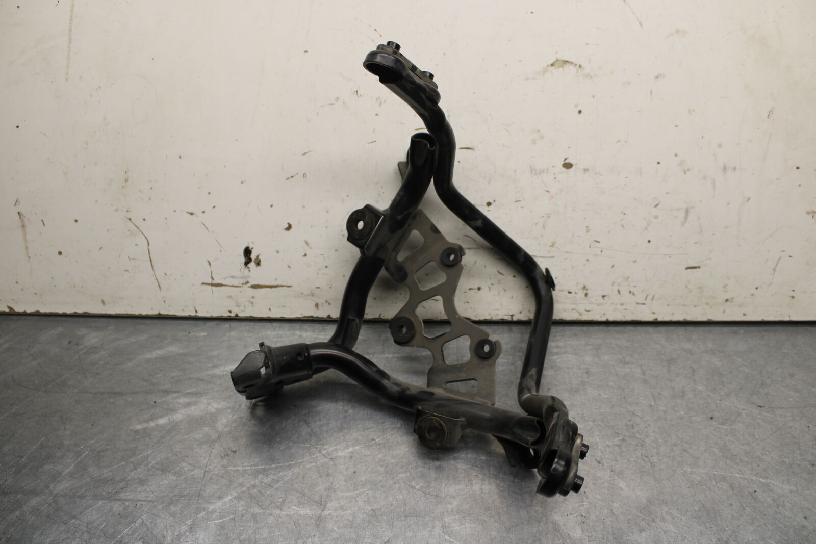 03-07 SUZUKI SV1000S UPPER FAIRING MIRROR GAUGES STAY BRACKET 94510-16G00 BB657