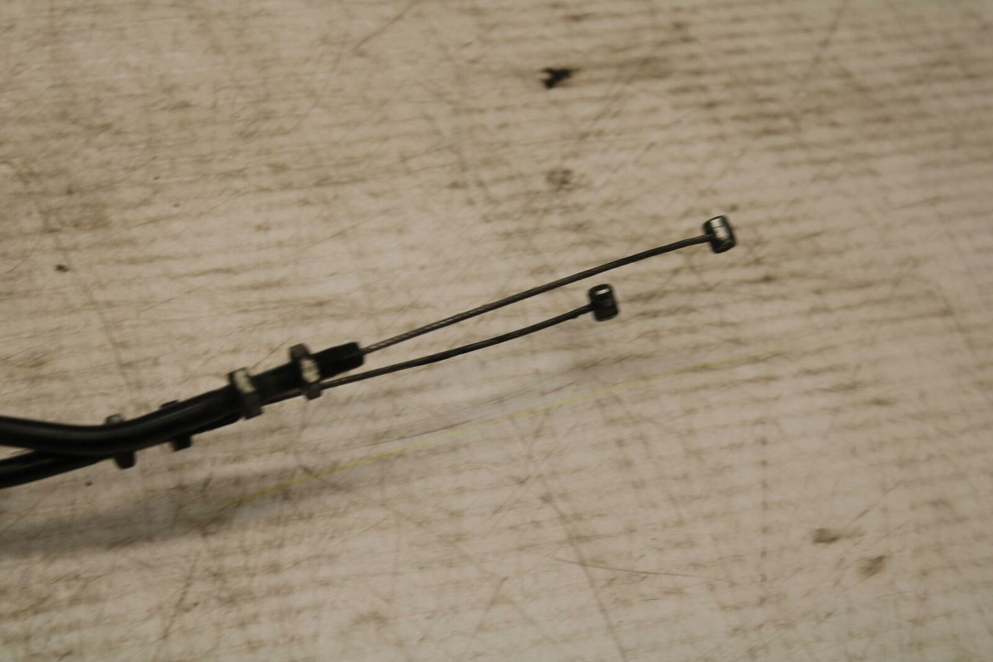 08-11 TRIUMPH SPEED TRIPLE THROTTLE CABLES LINES BB366