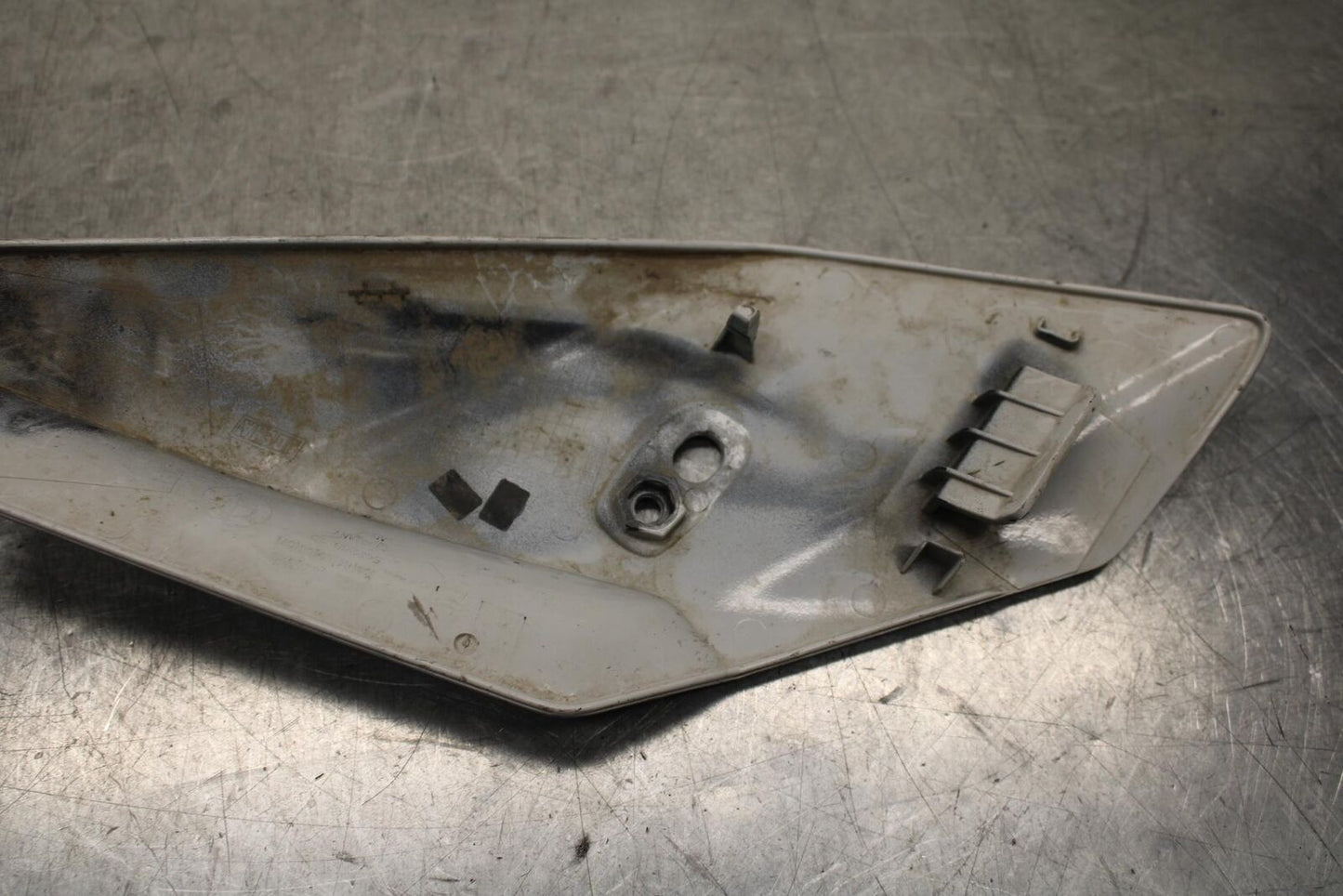2016 BMW S1000R ABS LEFT FRONT HEADLIGHT COWL BB604