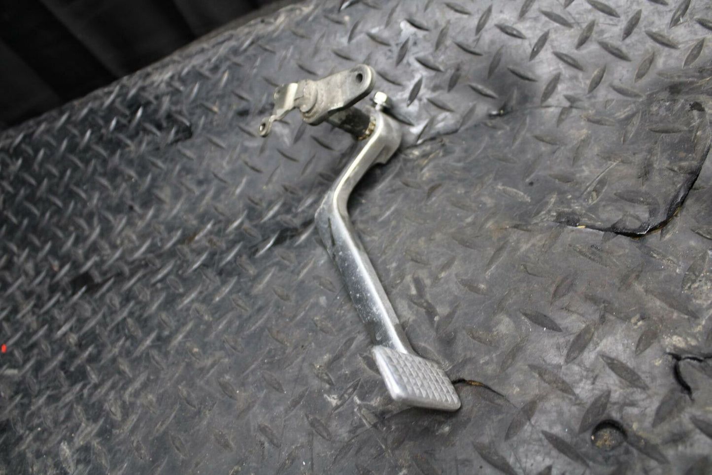 86 SUZUKI GS750ES RIGHT REARSET BRAKE FOOT PEDAL BB233