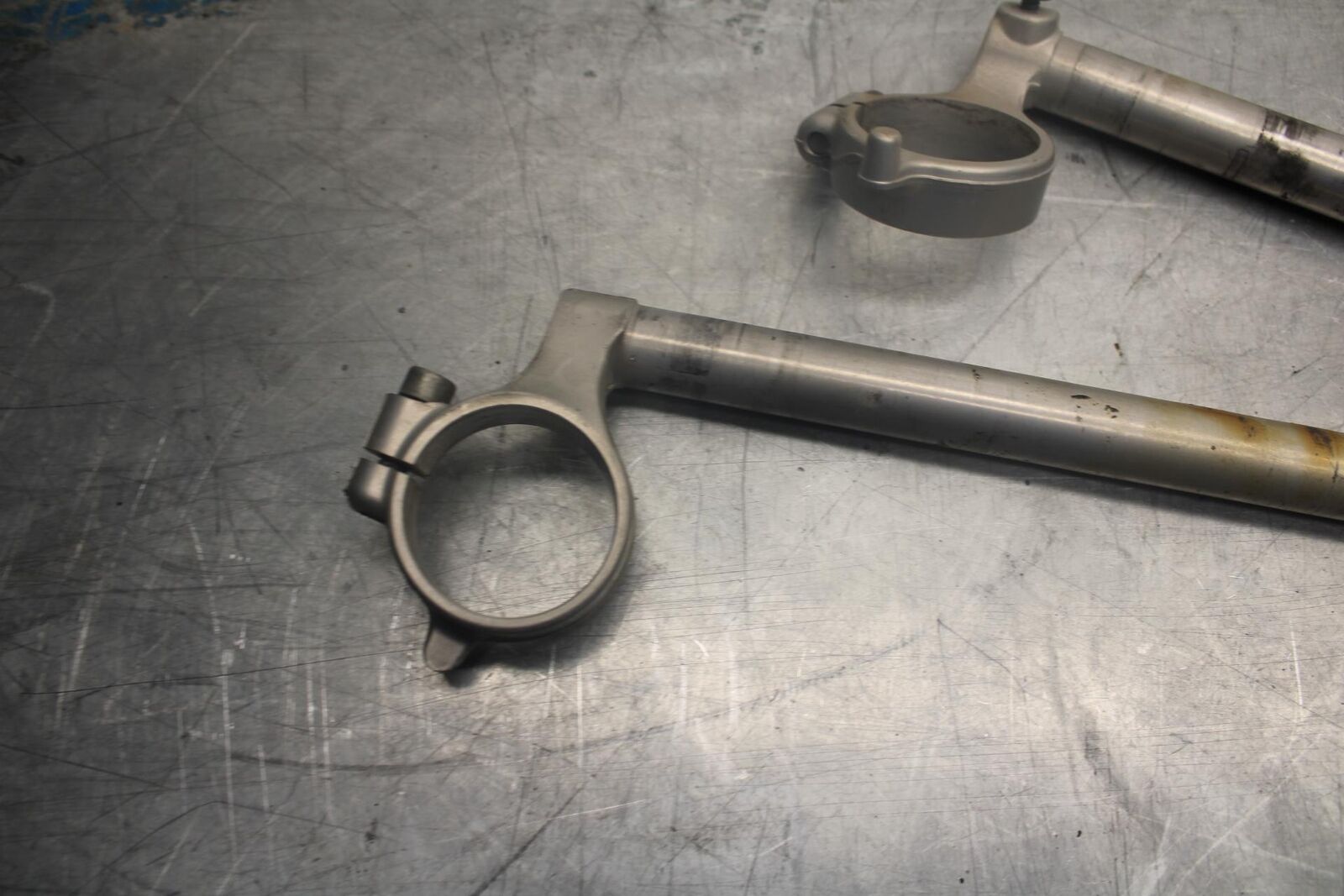 03-04 SUZUKI GSXR1000  CLIP ON ONS HANDLEBARS PAIR SET 56111-18G00 BB459