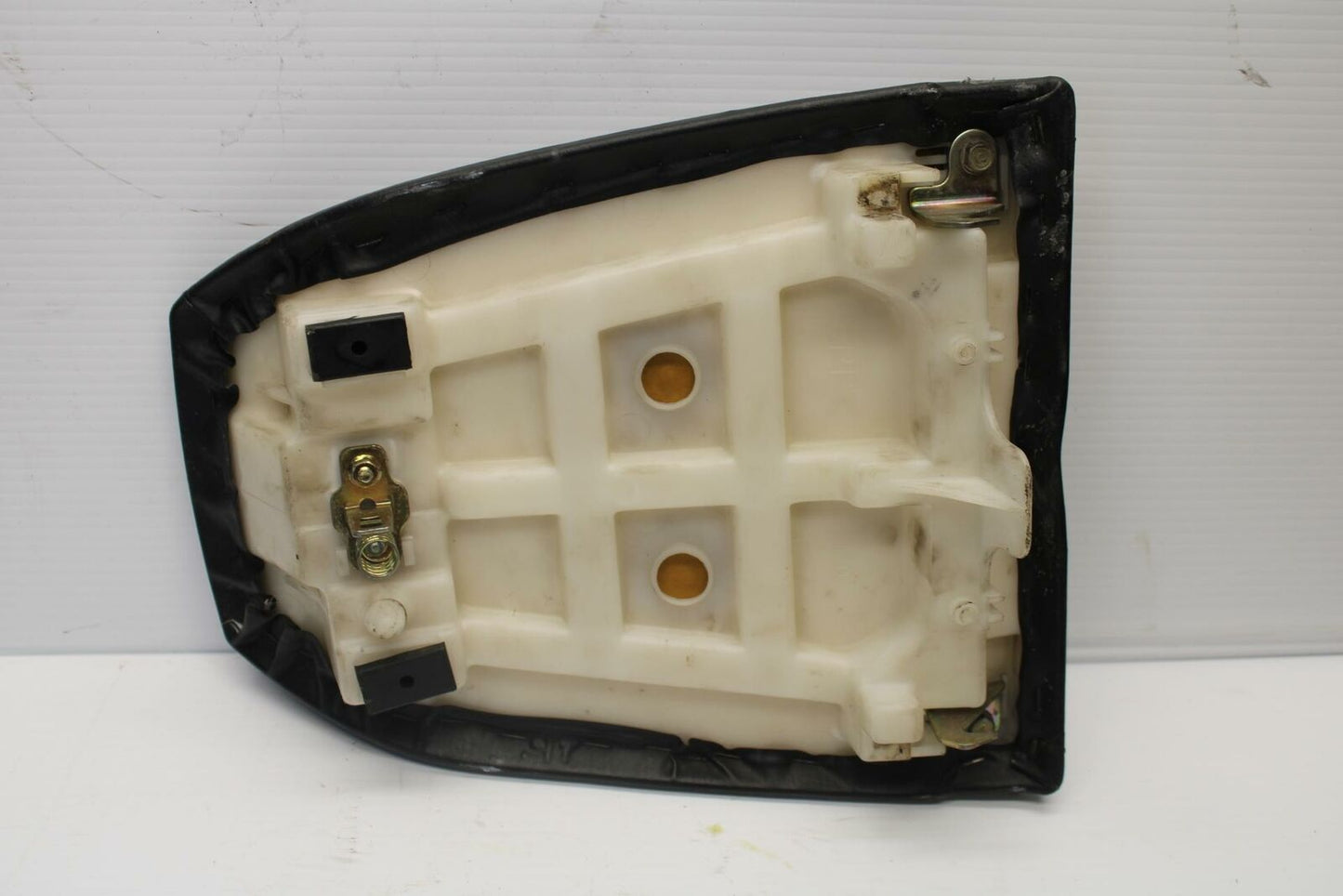96 YAMAHA YZF750R REAR BACK PASSENGER TANDEM SEAT PAD SADDLE PILLION BB237