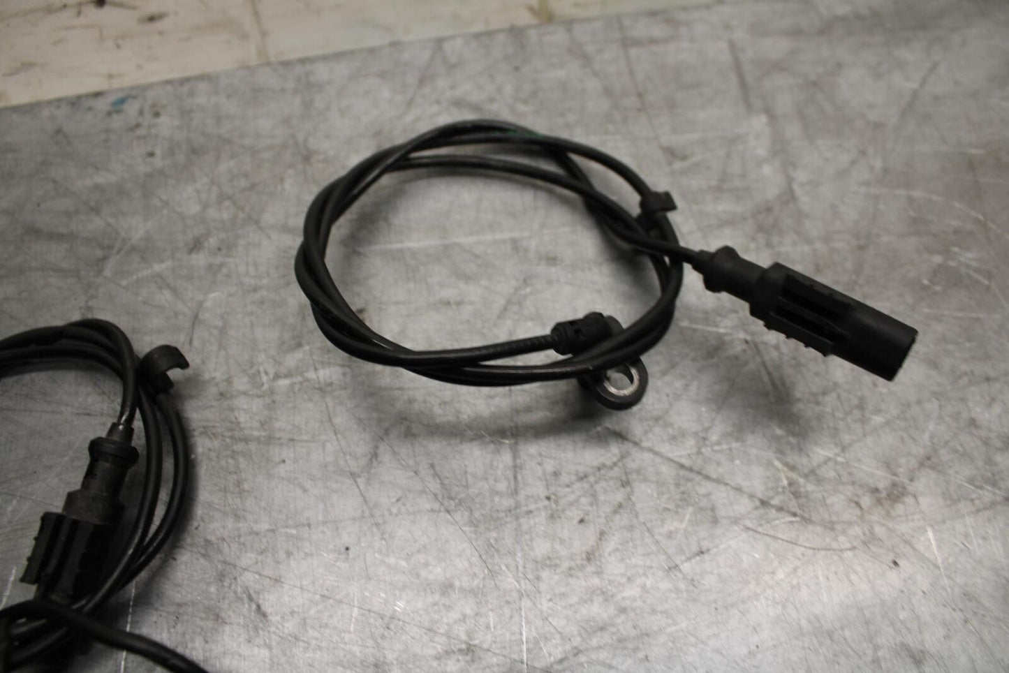 21 HUSQVARNA VITPILEN 401 FRONT REAR ABS BRAKE SENSOR BB467