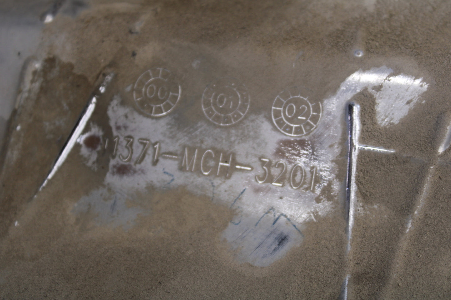 02-04 HONDA VTX1800S ENGINE SPROCKET COVER BB712