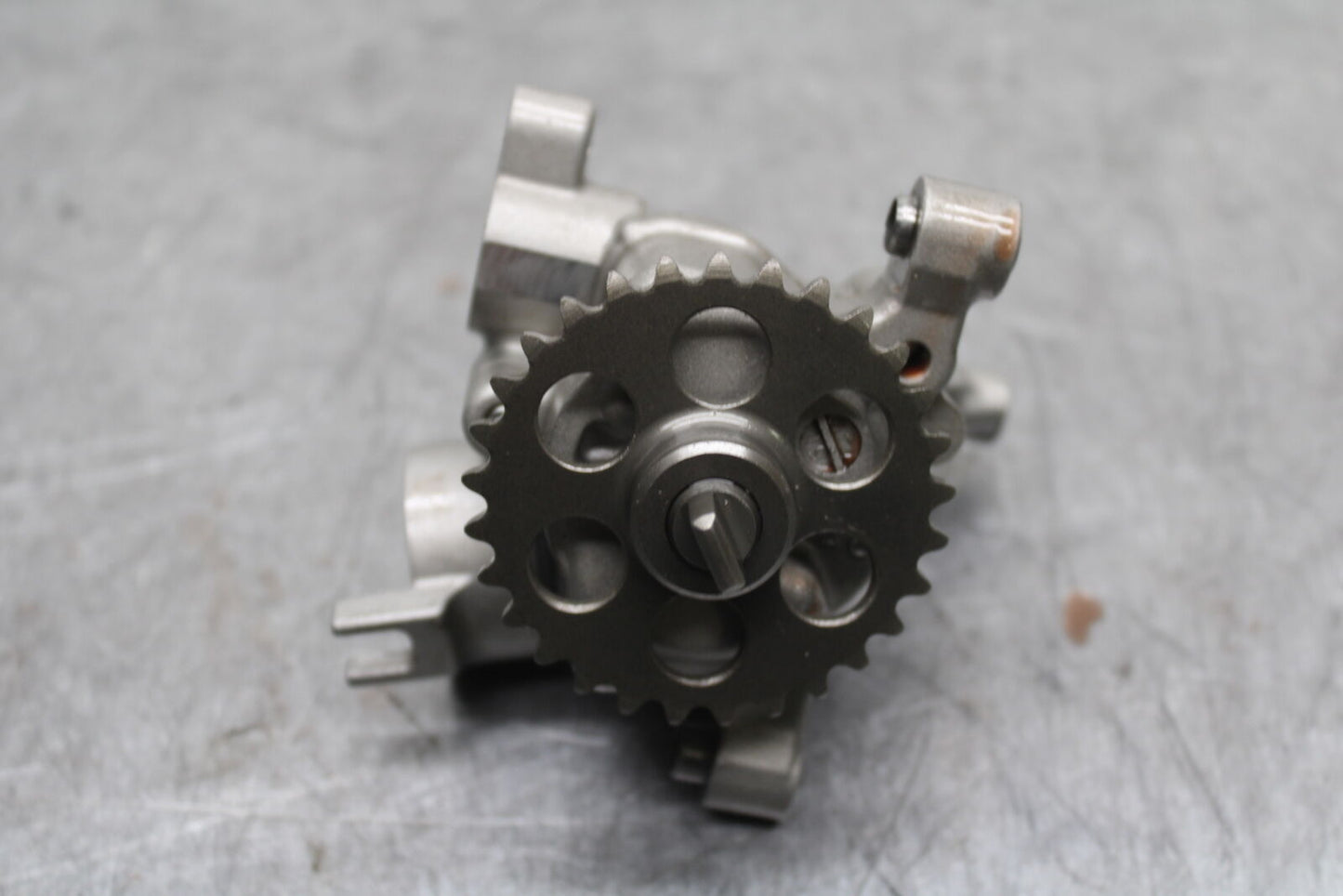 06 YAMAHA YZF R6 ENGINE MOTOR OIL PUMP BB716