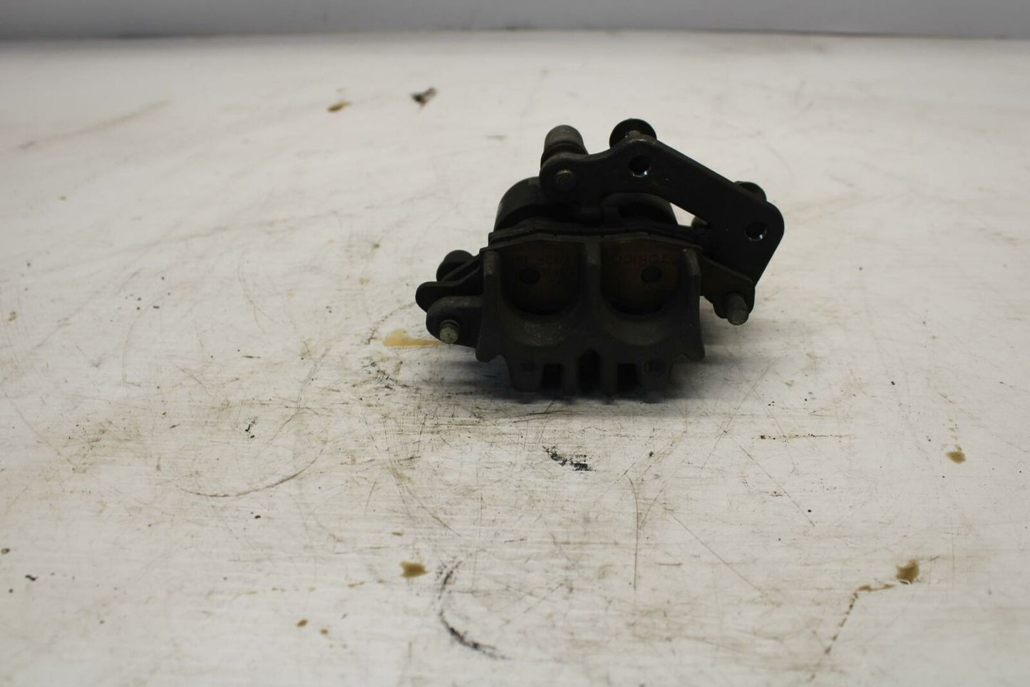 04-09 SUZUKI GS500F FRONT BRAKE CALIPER BB261