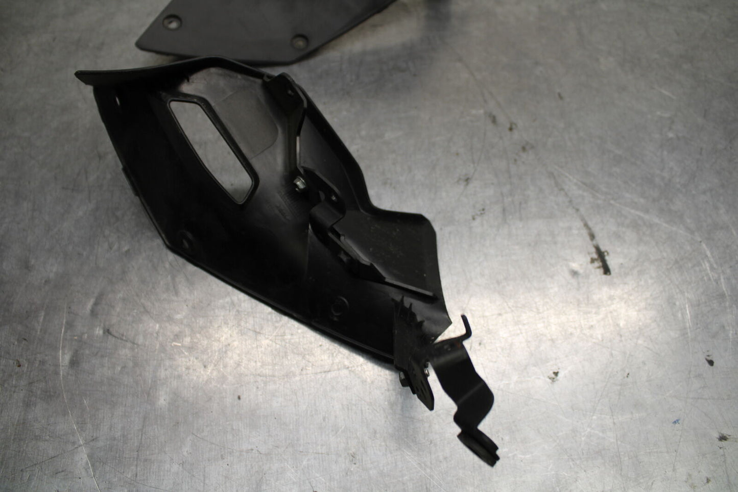 19-22 KAWASAKI Z400 RIGHT LEFT INNER FAIRINGS COWLS PANELS TRIMS BB738