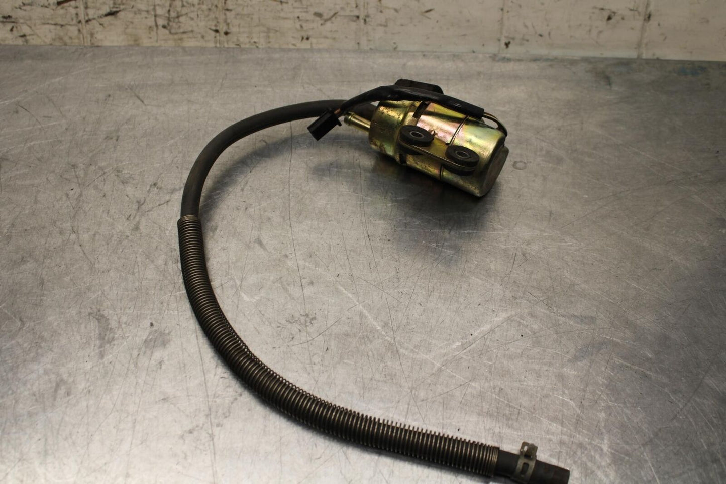 2004 Suzuki Intruder 1500 VL1500 FUEL GAS PUMP BB573