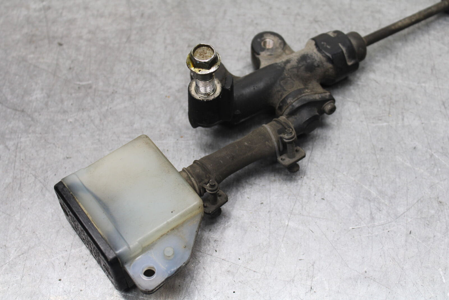 85-86 SUZUKI MADURA 1200 REAR BACK BRAKE MASTER CYLINDER W RESERVOIR BB691
