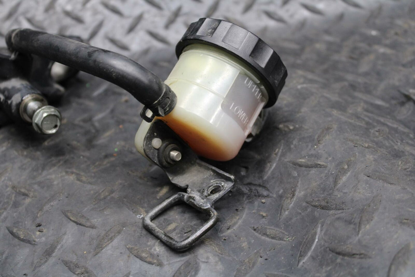 93 KAWASAKI NINJA ZX750L FRONT BRAKE MASTER CYLINDER w/ LEVER BB195