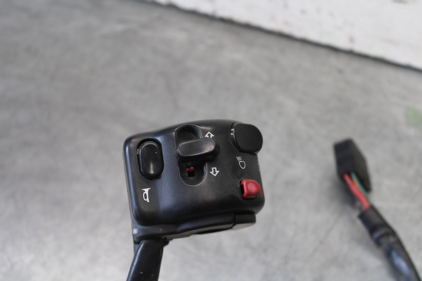 01-06 TRIUMPH TIGER 955I LEFT CLIP ON HANDLE HORN SIGNALS SWITCH BB693