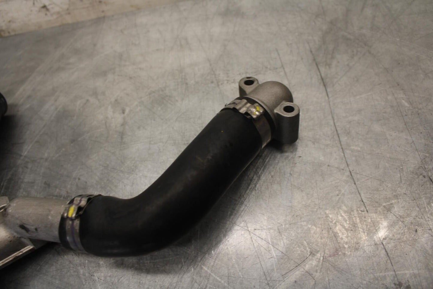 2010 Aprilia RSV1000R ENGINE WATER COOLANT PUMP COVER BB513