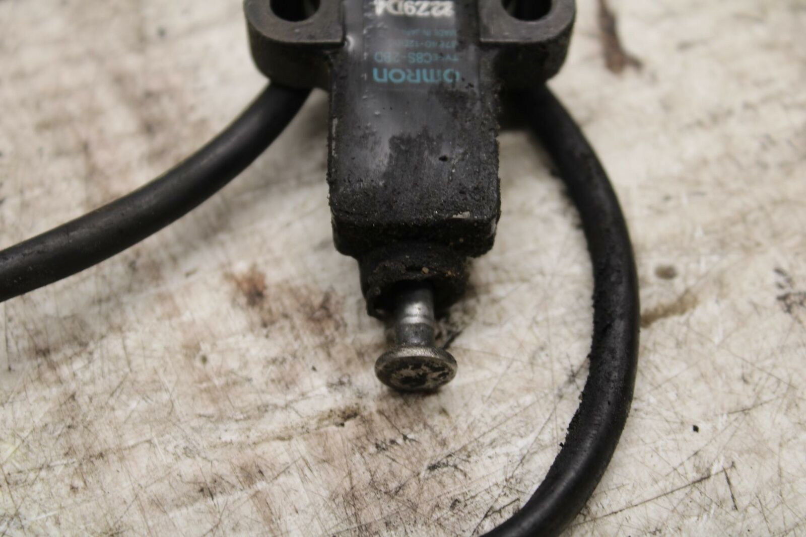 00-04 SUZUKI MARAUDER 800 VZ800 KICKSTAND SIDE  SENSOR 37840-12X50  BB305