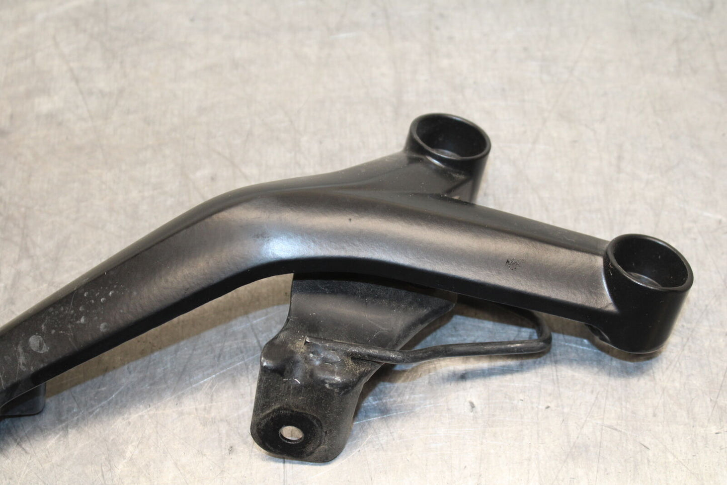 17-24 KTM 390 DUKE ENGINE MOTOR MOUNT STAY BRACKETS BB734