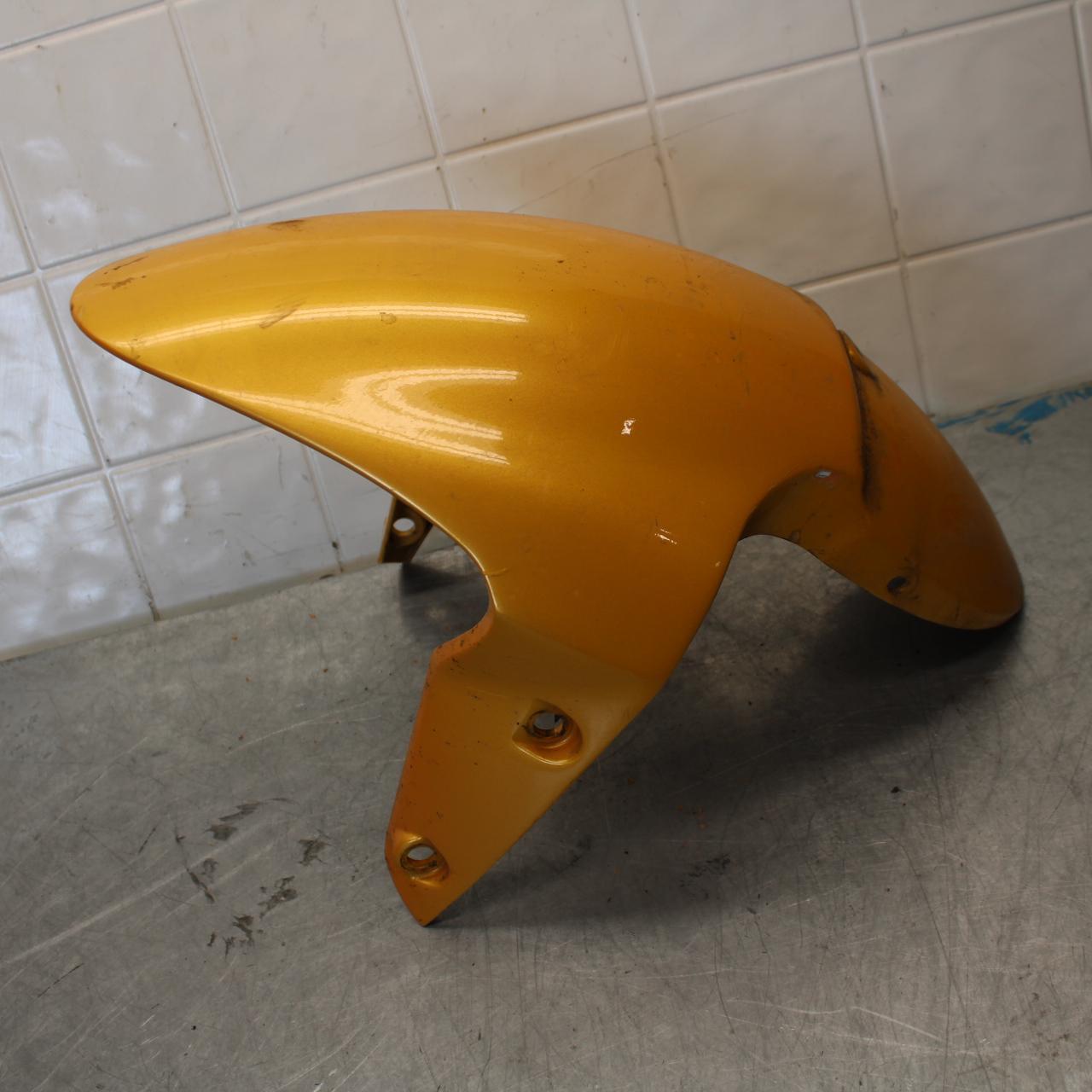 2006 Triumph Daytona 675 Triple FRONT WHEEL FENDER COWL FAIRING BB434