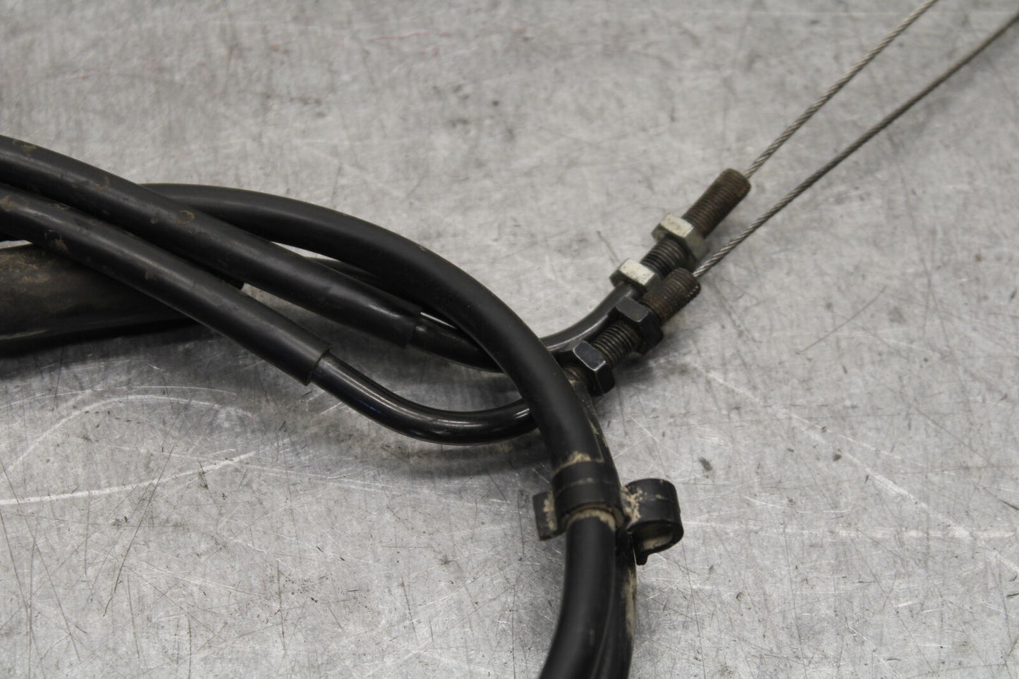 09-11 TRIUMPH DAYTONA 675 THROTTLE CABLES LINES BB652