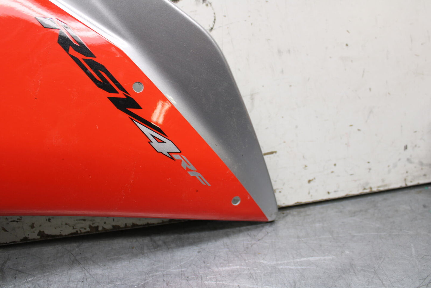 15-19 APRILIA RSV4 RF RIGHT MID UPPER SIDE FAIRING COWL PLASTIC BB611