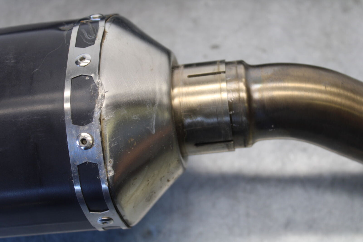 06-07 DUCATI MONSTER 695 EXHAUST PIPE MUFFLER SLIP ON CAN SILENCER BB674
