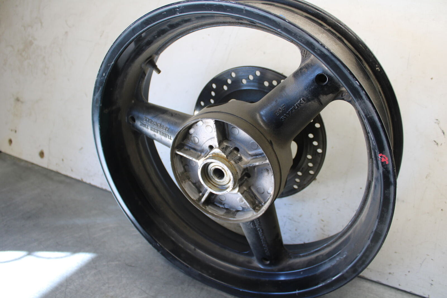 04-05 SUZUKI GSXR600 REAR WHEEL BACK RIM BB32
