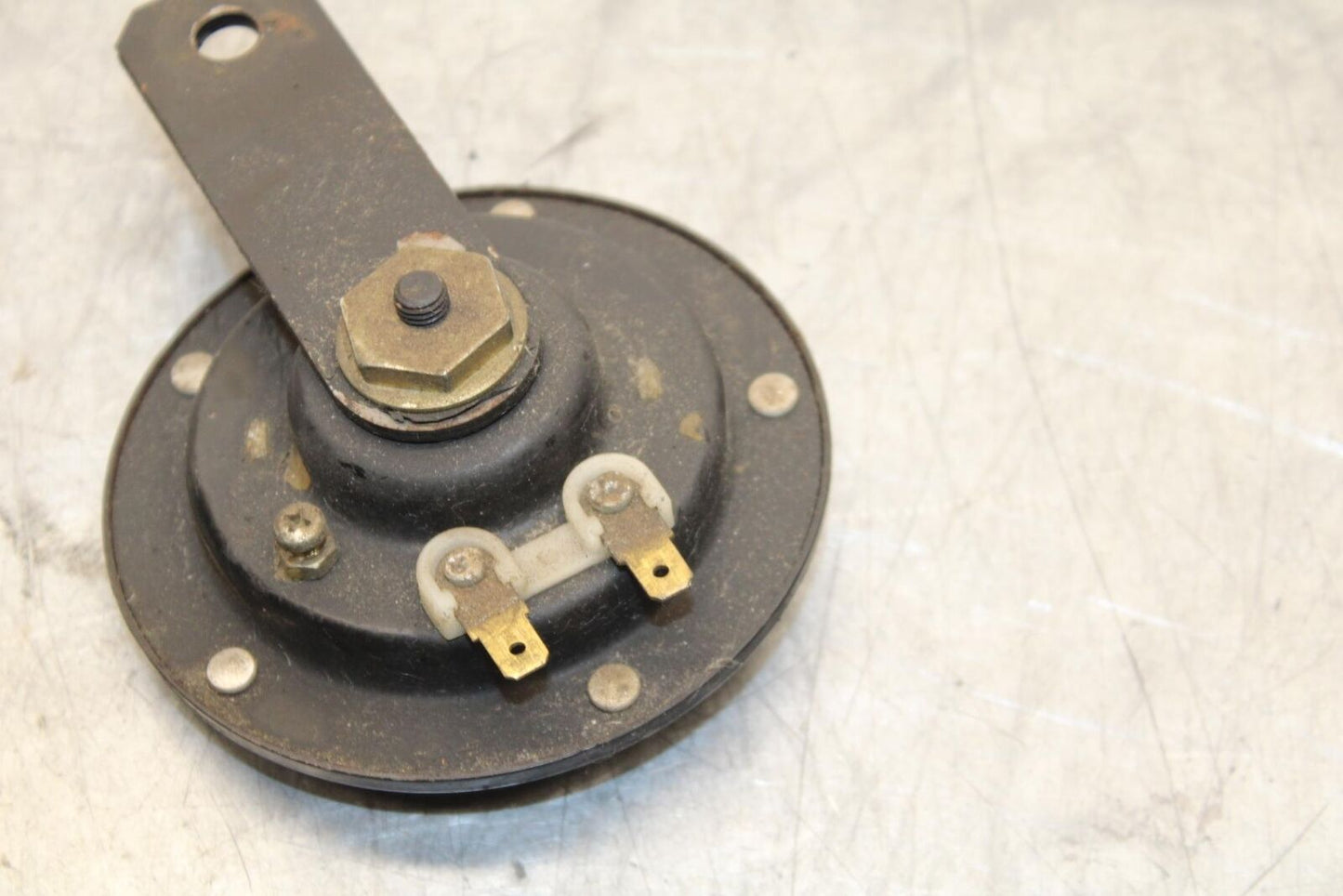 1977 Yamaha XS750 HORN SIGNAL 1J7-83371-22-00 BB554