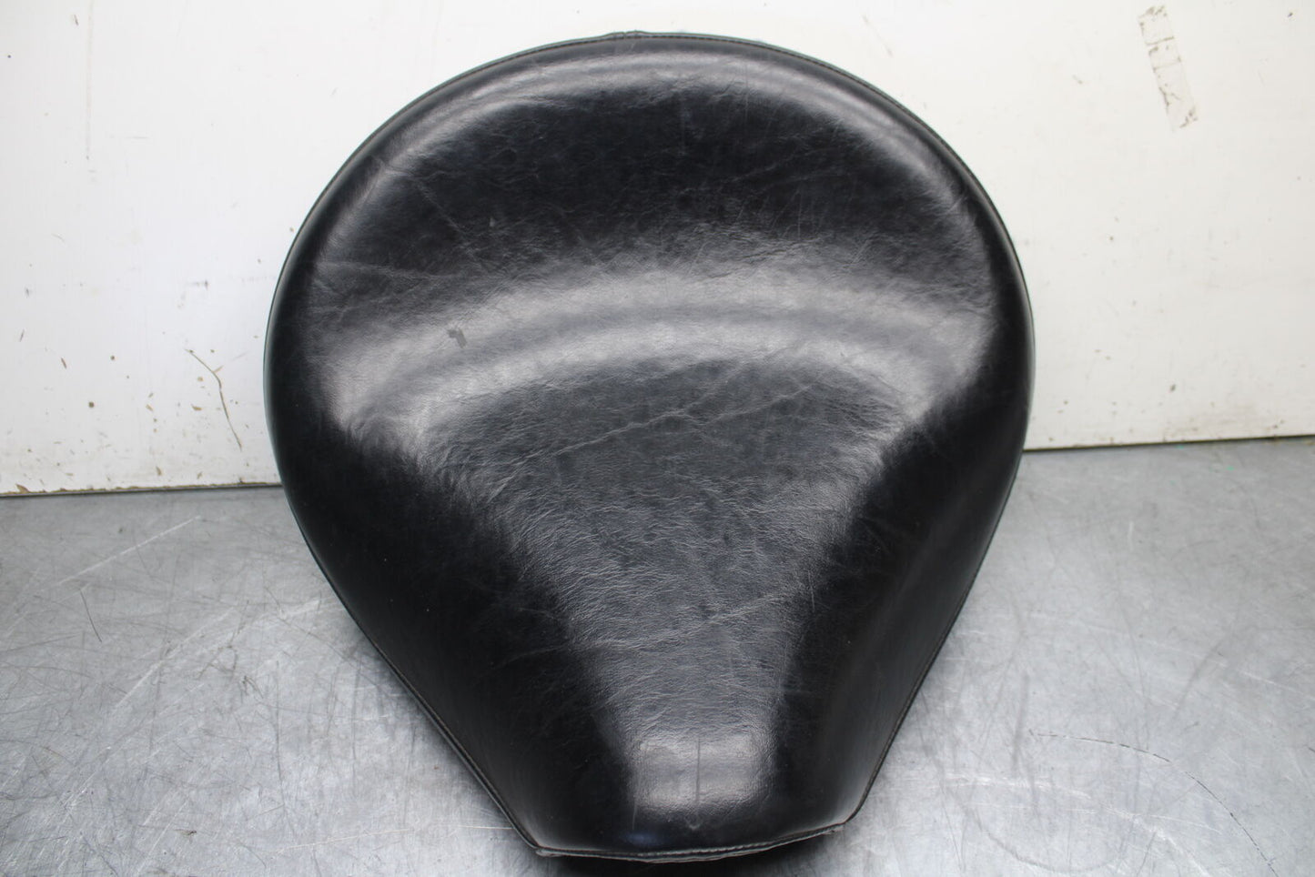 99-00 YAMAHA V STAR 1100 FRONT DRIVERS SEAT BB711