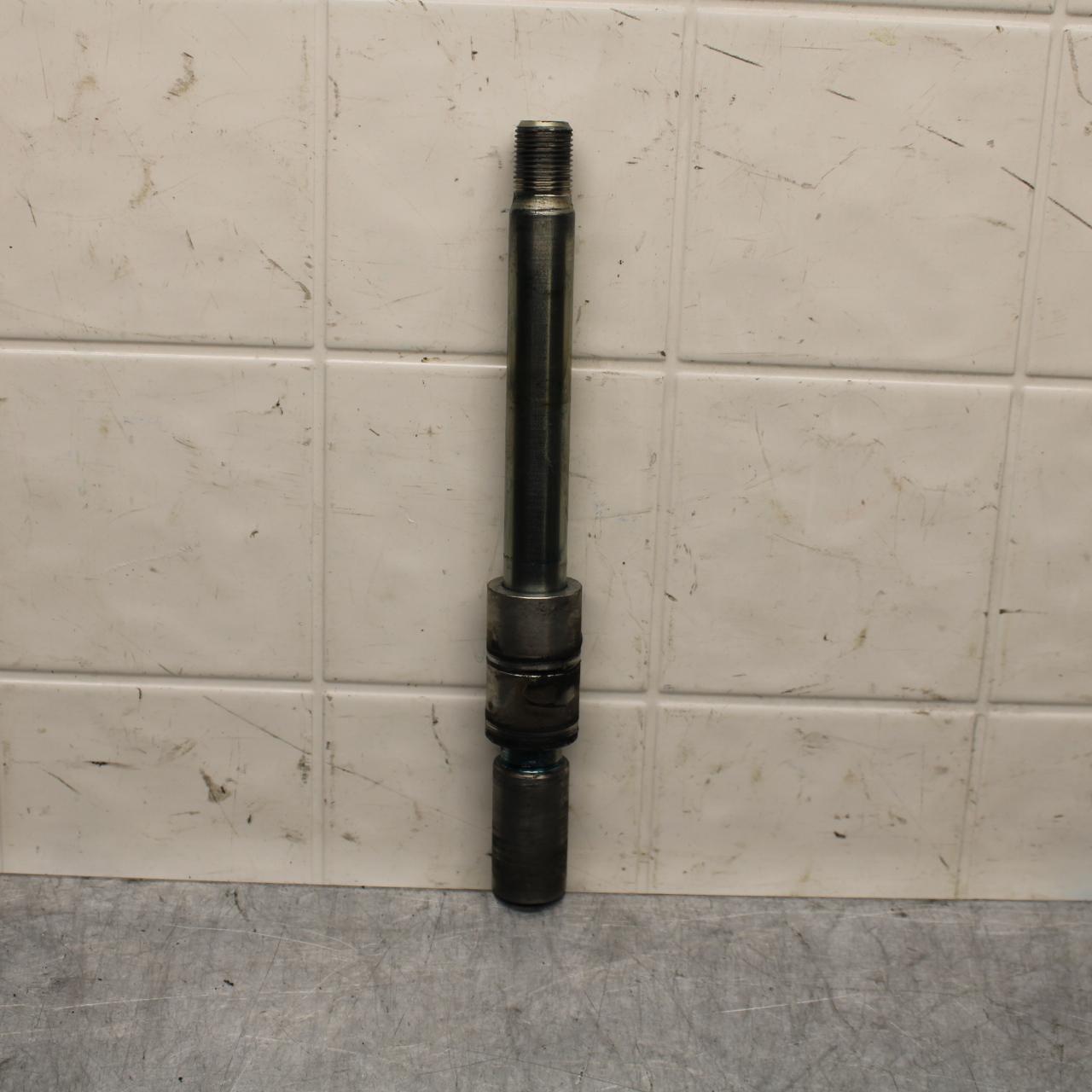2009 Triumph Daytona 675 FRONT WHEEL RIM AXLE PIVOT BOLT T2000650 BB584