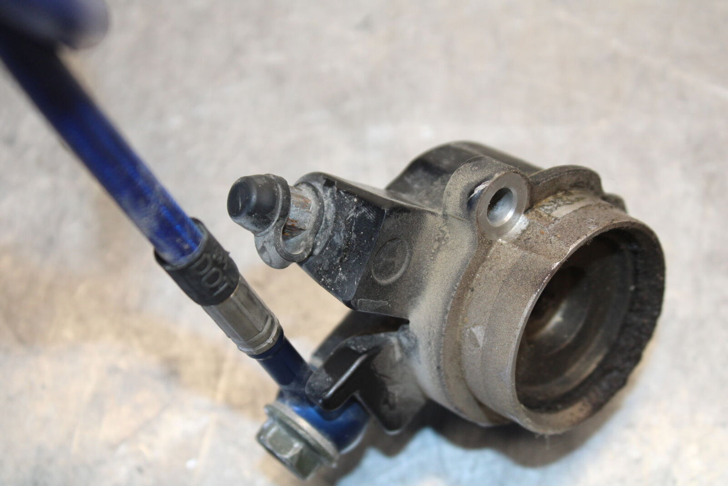 03-07 SUZUKI SV1000S CLUTCH SLAVE PISTON CYLINDER 23160-06G00 BB657