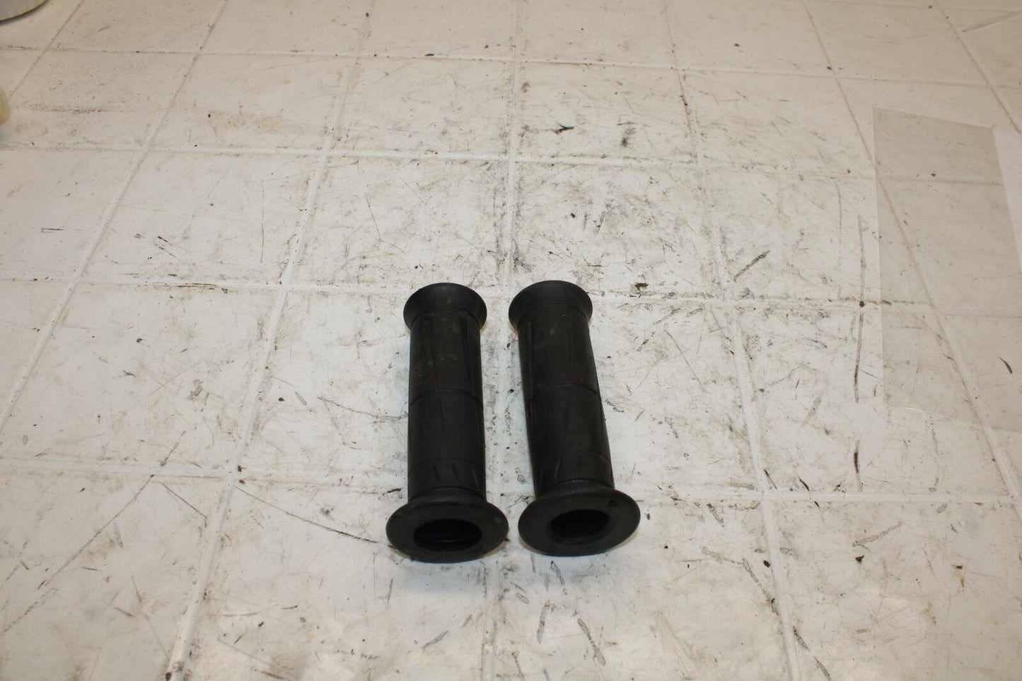 13-17 KAWASAKI NINJA ZX6R ZX636E RIGHT LEFT CLIPON HANDLEBAR GRIPS PAIR BB409