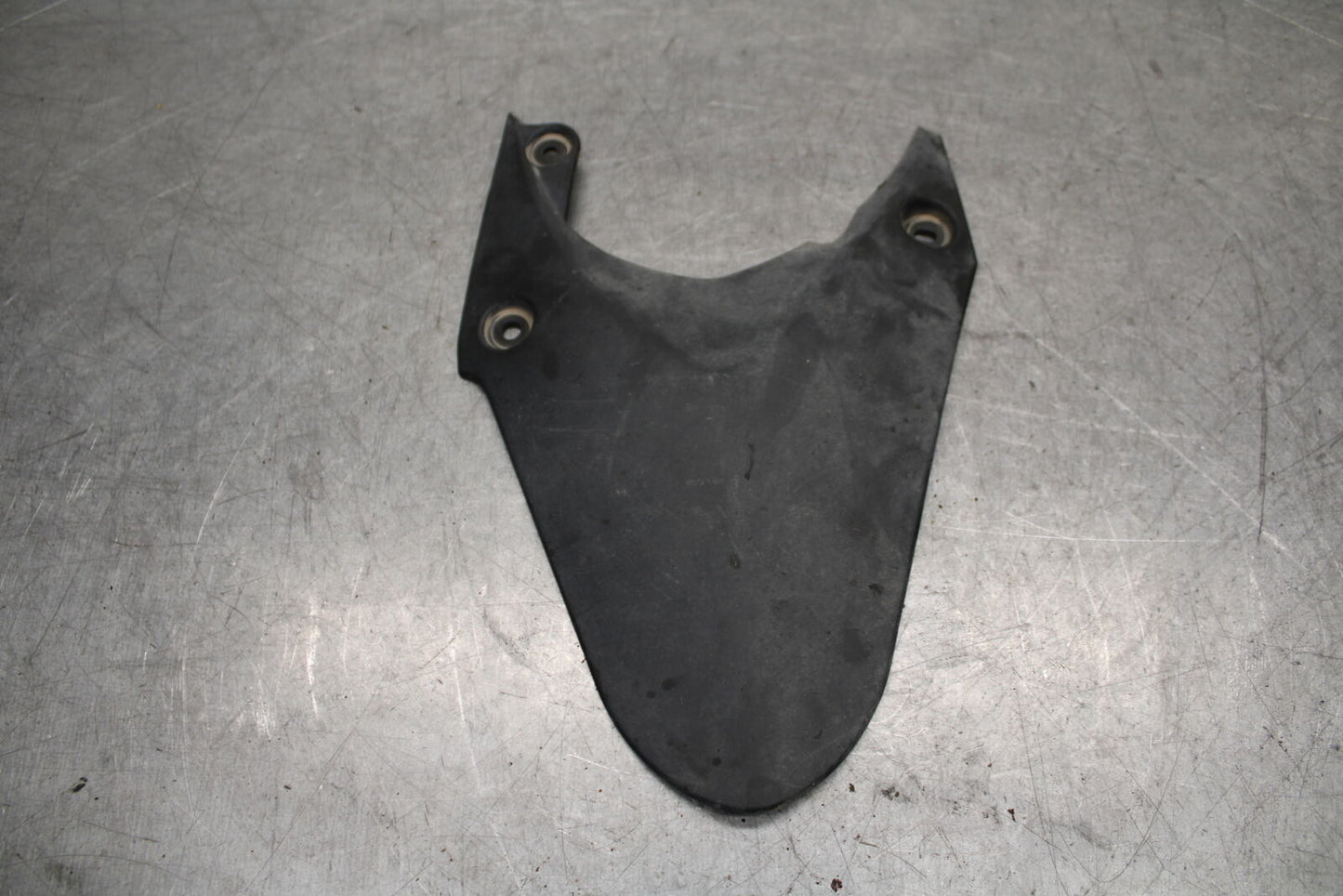 09-11 TRIUMPH DAYTONA 675 REAR BACK WHEEL TIRE HUGGER FENDER BB652