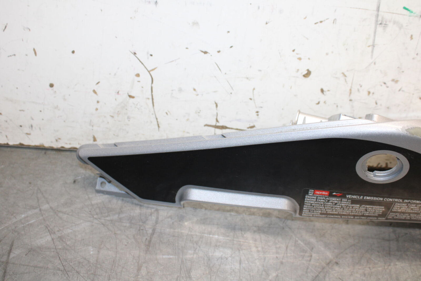 15-19 APRILIA RSV4 RF LEFT REAR BACK TAIL FAIRING COWL SHROUD BB611