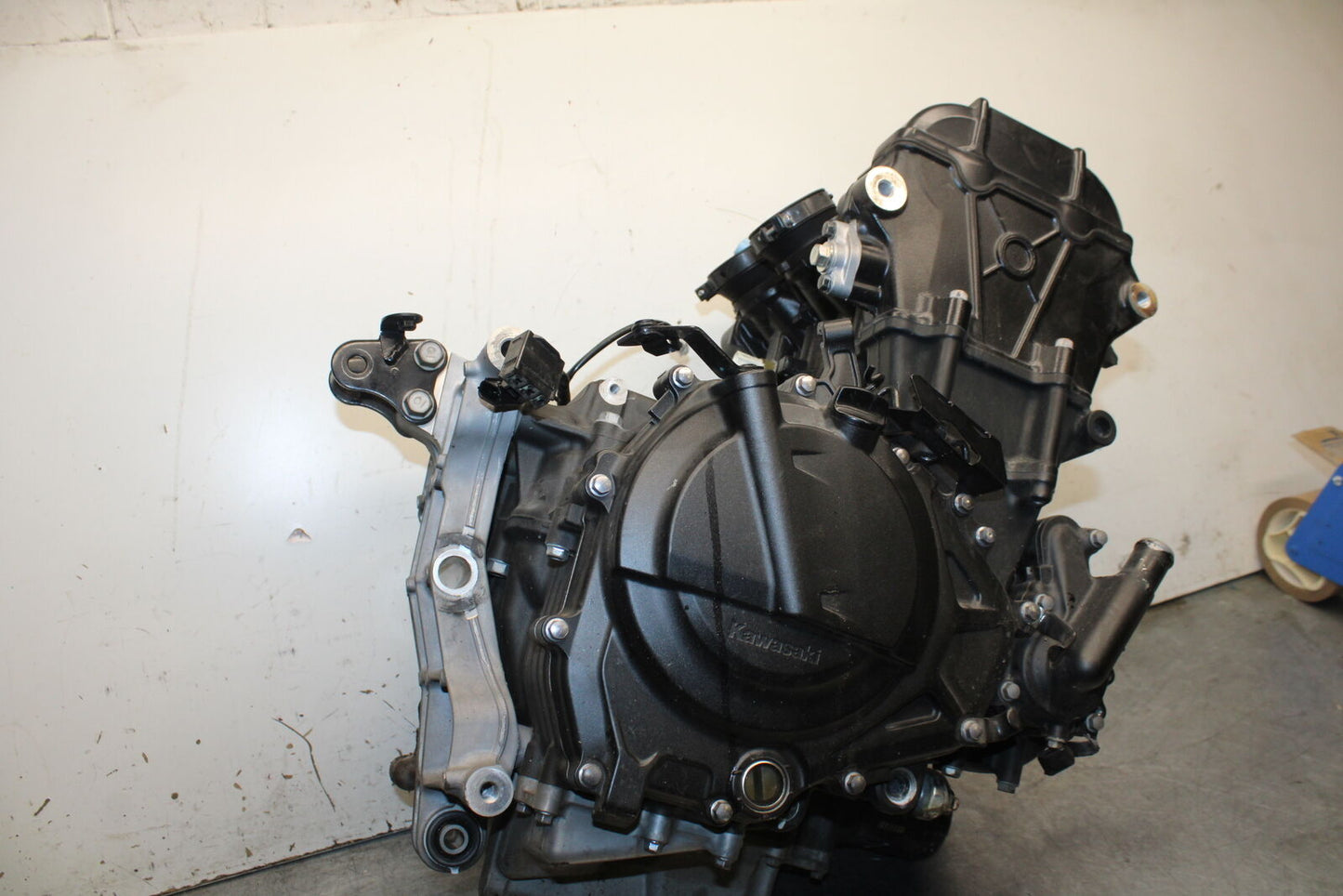 19-22 KAWASAKI Z400 ENGINE MOTOR BB738