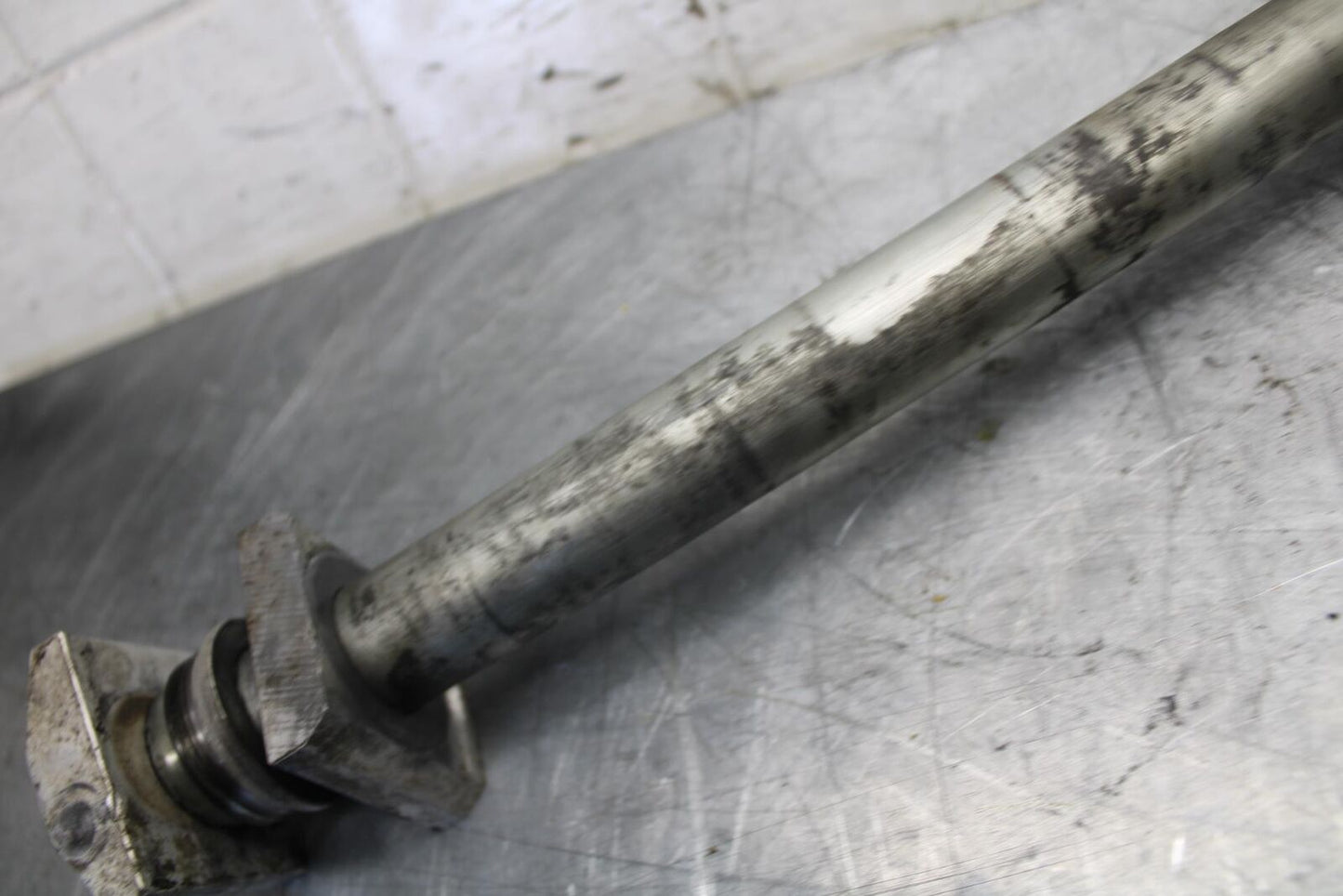 1998 Suzuki TL1000S REAR AXLE BACK WHEEL RIM PIVOT BOLT AXEL BB508