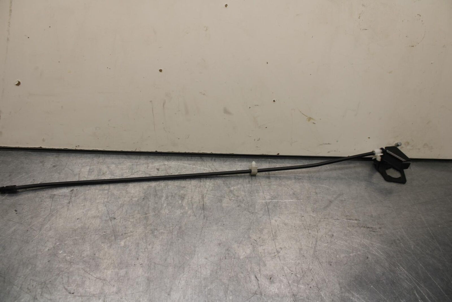20-23 BMW F900R REAR PASSENGER SEAT LATCH CABLE ASSEMBLY BB603