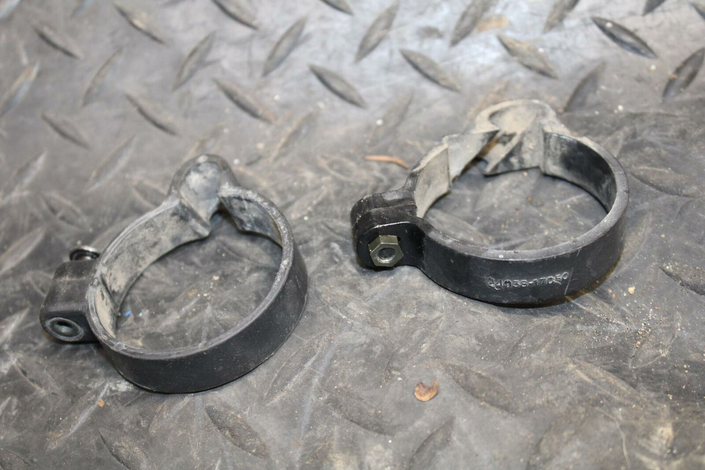 91-92 SUZUKI GSXR750 M CLAMP BRAKELINE FORK BB213
