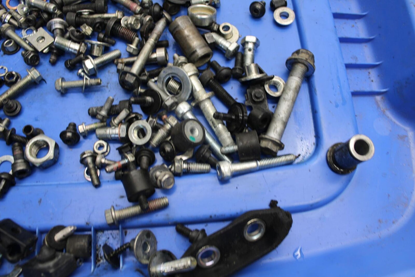 22-23 HUSQVARNA SVARTTPILEN 401 LEFTOVER MOUNTING BOLTS HARDWARE SCREWS BB541