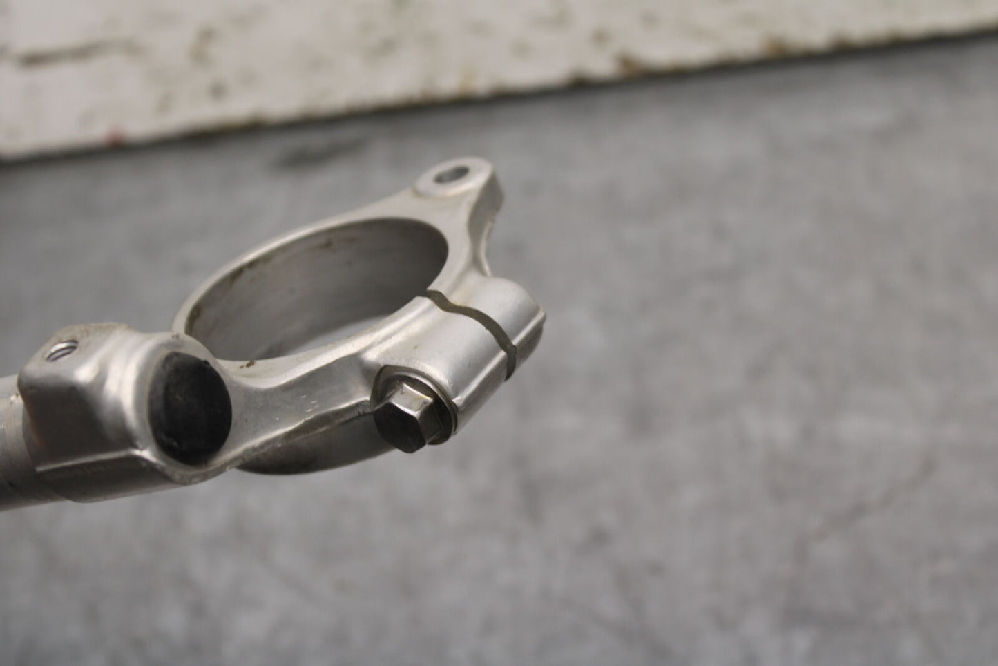 01-02 SUZUKI GSXR1000 RIGHT CLIP ON HANDLEBAR BB113