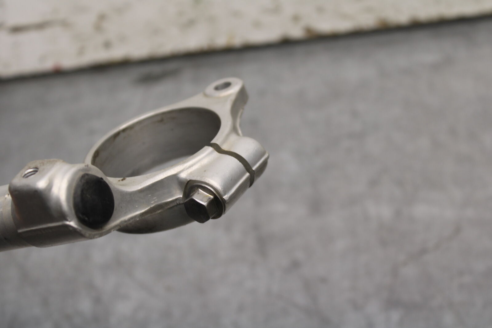 01-02 SUZUKI GSXR1000 RIGHT CLIP ON HANDLEBAR BB113