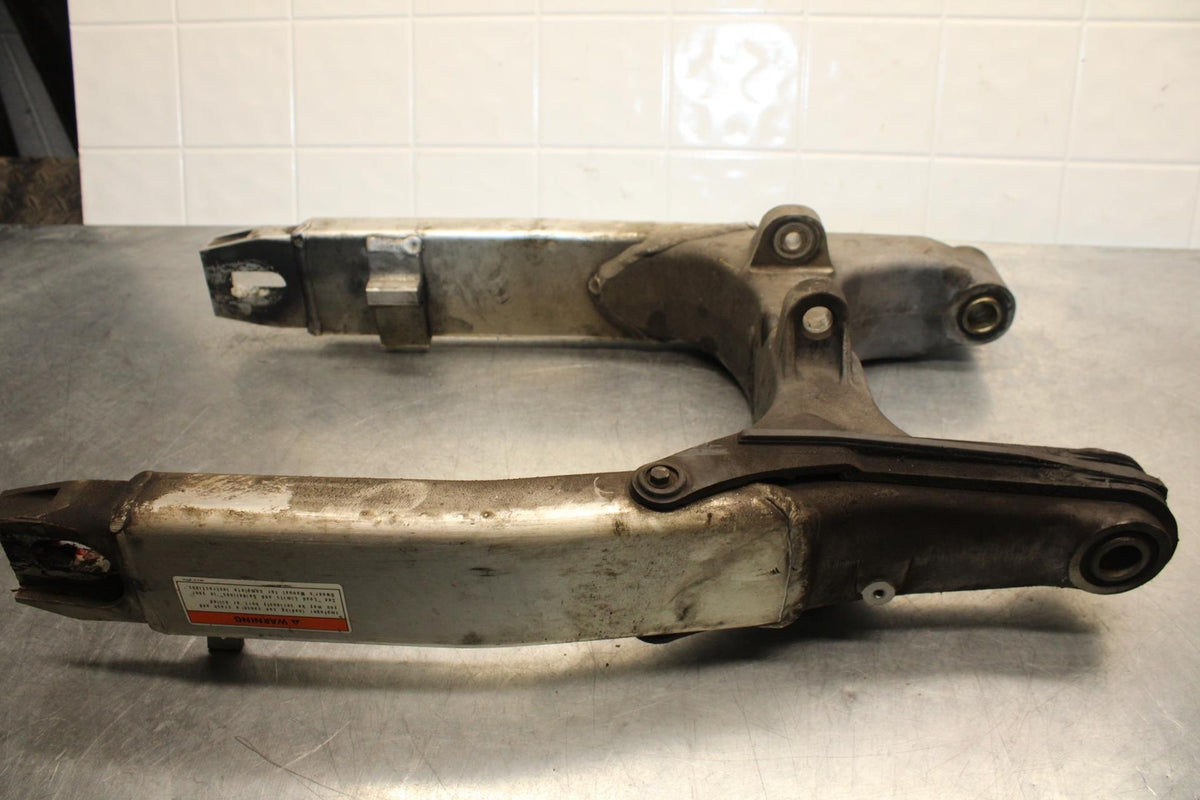2000 Honda Super Hawk VTR1000F REAR SWINGARM BACK SUSPENSION SWING ARM BB577