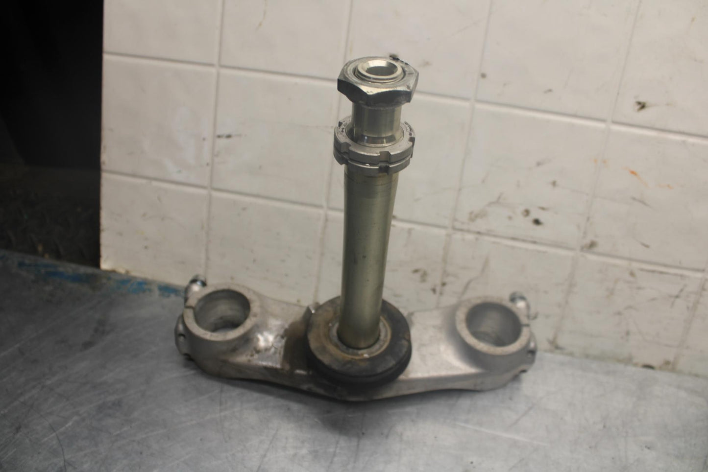 97-98 SUZUKI GSXR 600 SRAD FRONT FORKS CLAMP LOWER TRIPLE TREE STEM BB455