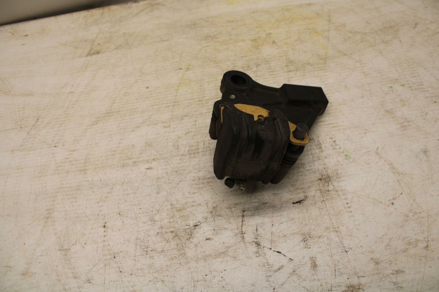 11-12 KAWASAKI NINJA 400 EX400 C REAR BACK BRAKE CALIPER W MOUNT BRACKET BB358