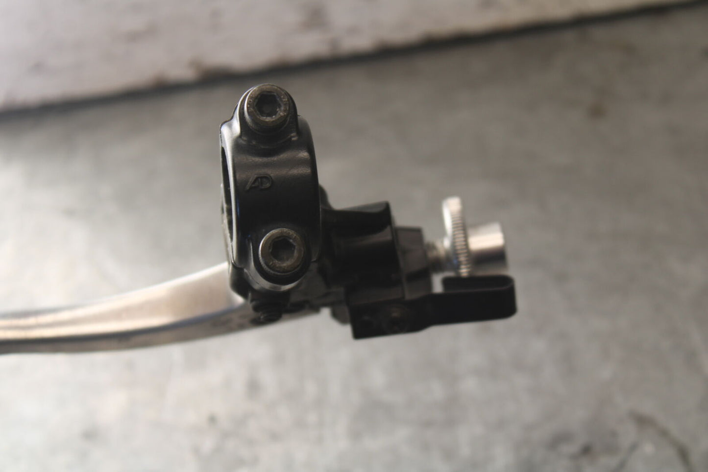 07-08 TRIUMPH DAYTONA 675 CLUTCH PERCH MOUNT WITH LEVER BB685