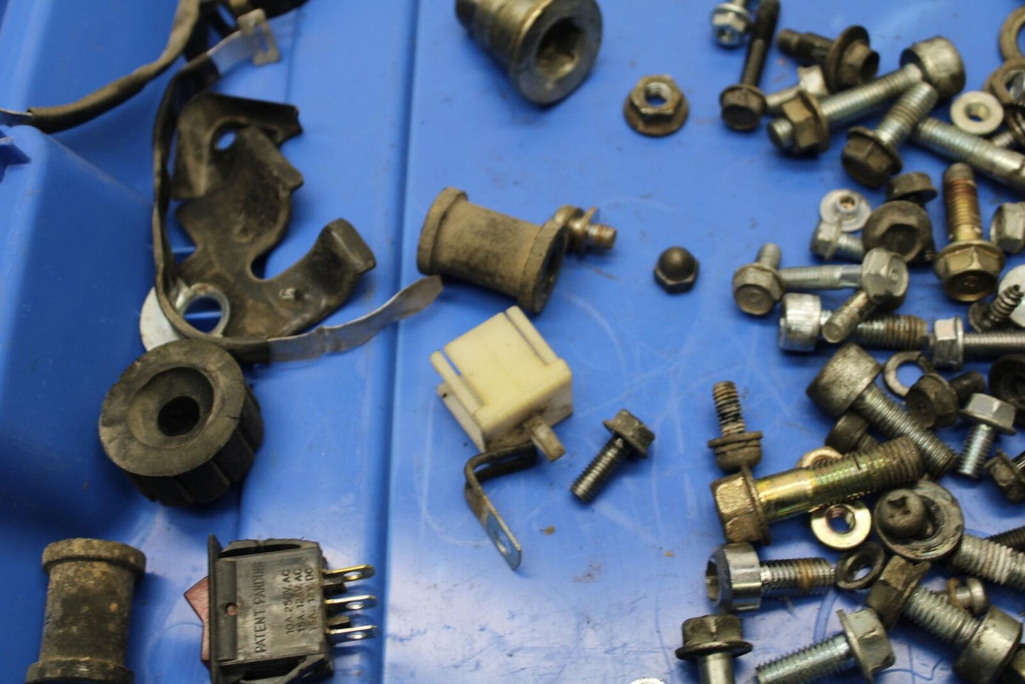 1985 Honda Shadow 500 VT500C MISCELLANEOUS BOLTS HARDWARE MOTOR SCREWS BB615
